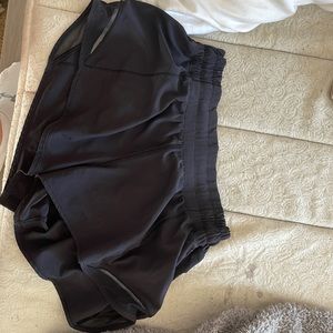 Black lululemon 2.5 hotly hot shorts